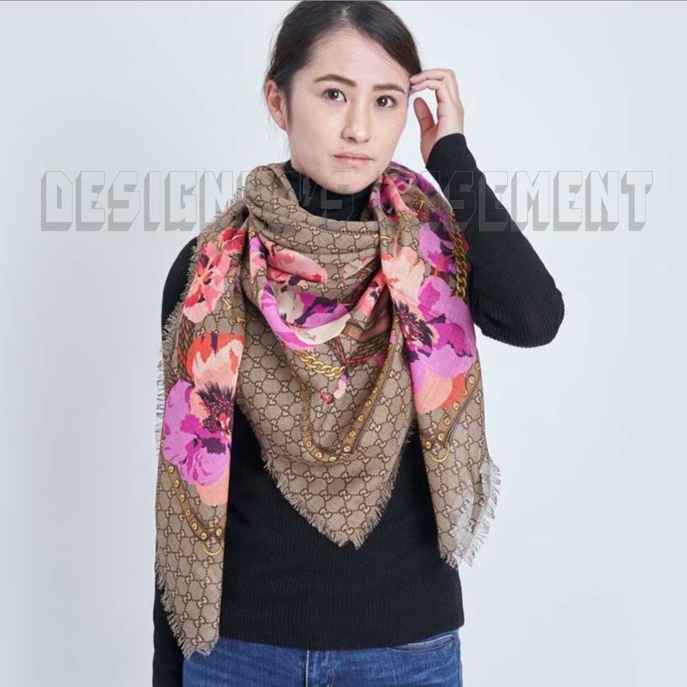 GUCCI pink Oshibana Flowers PANSHIE GG gold Chains giant 53"-square wool scarf - Picture 4 of 10